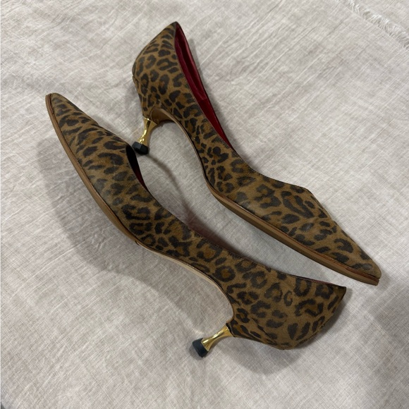 Vintage Manolo Blahnik leopard heels! 🐆 - Picture 2 of 11